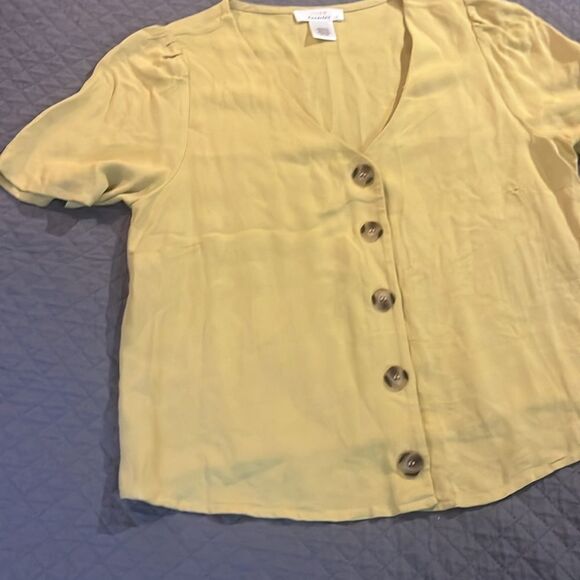 Urban Romantics Mustard Yellow Blouse Sweater Buttonup - Picture 3 of 9